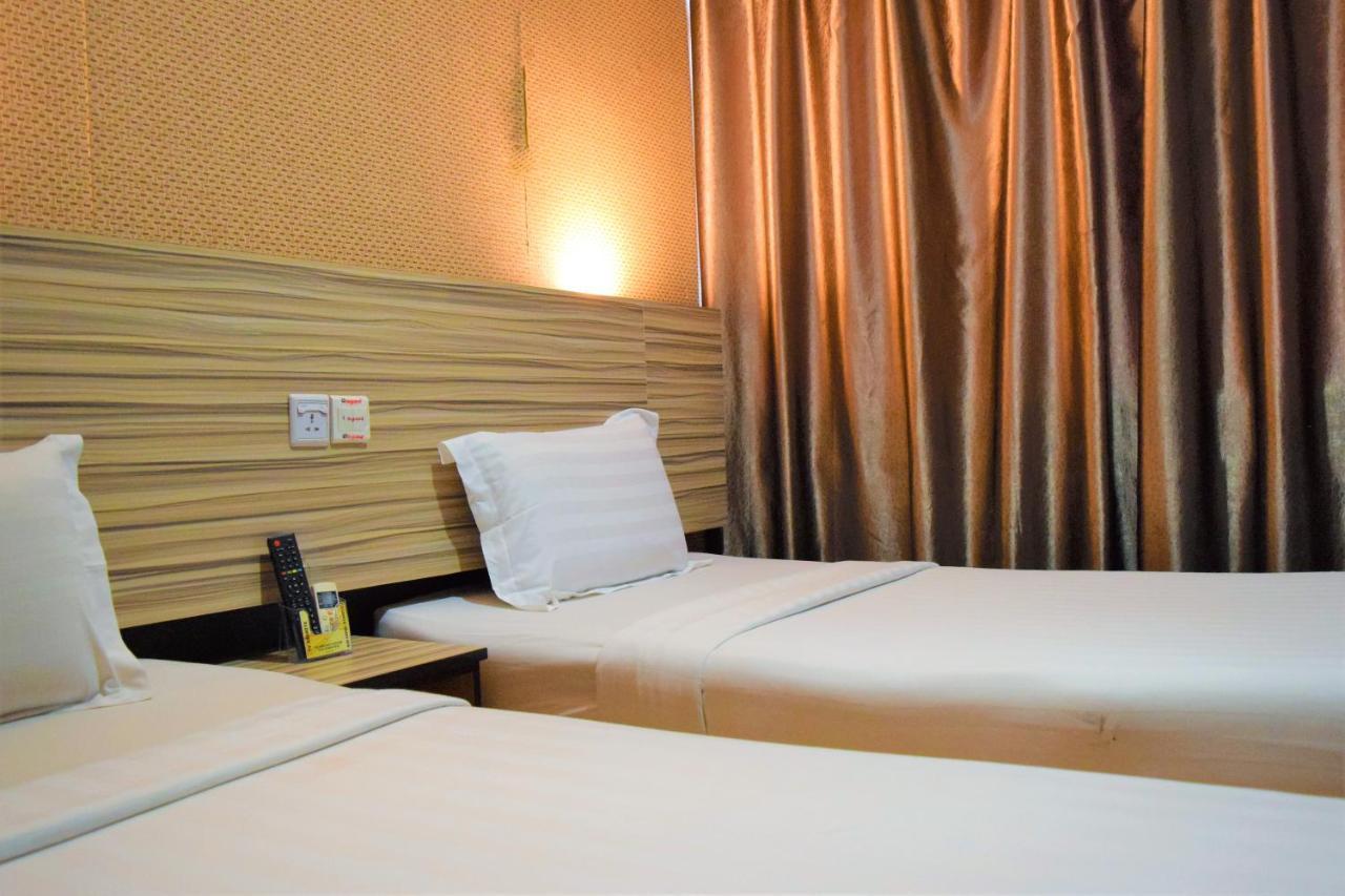 Dj Citi Inn Hotel Kuala Terengganu Exterior foto