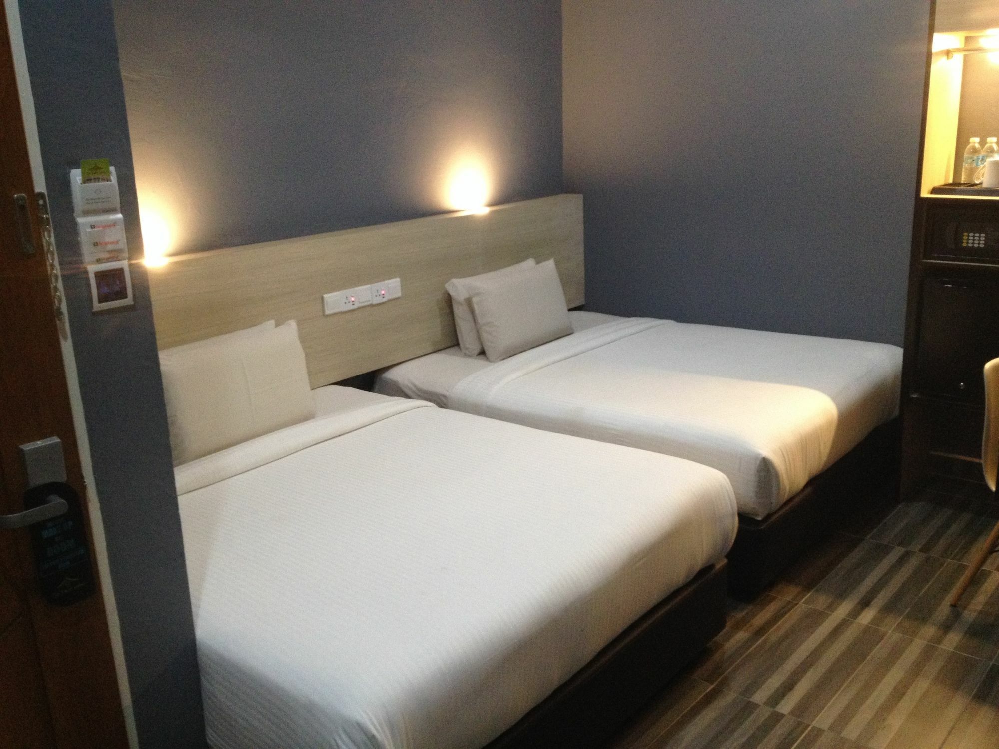 Dj Citi Inn Hotel Kuala Terengganu Exterior foto